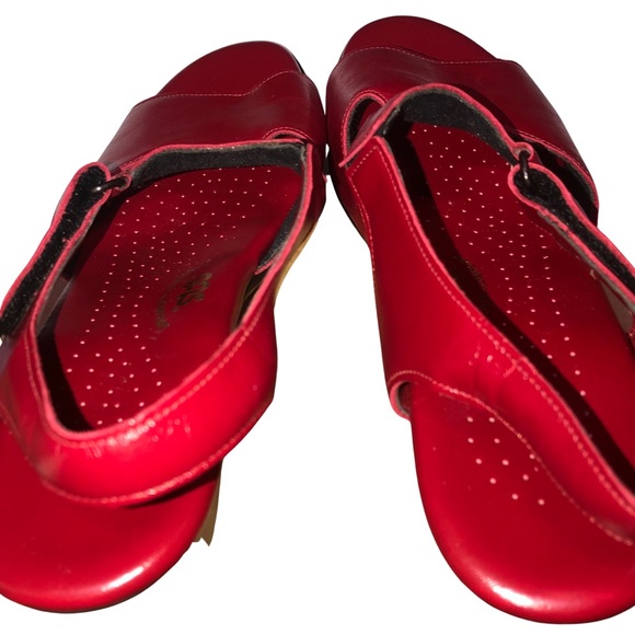 SAS Red Heeled Sandals Woman’s 8.5N - Picture 9 of 12